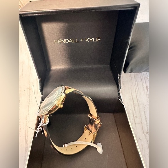 KENDALL + KYLIE Ladies Quartz Movement Snakeskin Strap Analog Watch - Picture 5 of 9